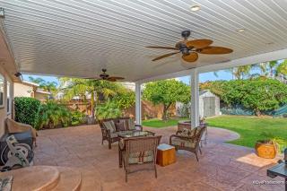 Walk to the Beach Private Backyard and Fire Pit - Oceanside - 1
