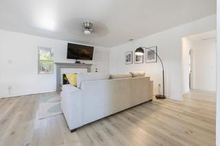 Luxury Home with Spacious Backyard - Sleeps 12 - 6