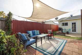 Backyard Oasis with Pool and 15 Min to Everything - San Diego - 5