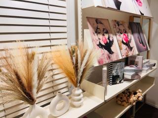 1 minute from Hongdae Entrance Station #4 beds #hotel bedding #Hongdae main street #famous restaurants #luggage storage #popular accommodation #3 rooms - Samgong - 0