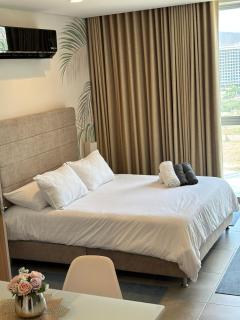 Hermoso y moderno Loft con Piscinas, vista al Mar y cerca de la Playa - Gaira - 2