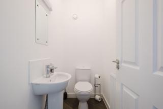 Pristine and Modern Home away from Home - Upton - 4