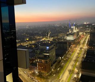 Floor 32 Modern 2 Bed 2 Bathroom CDB Apartment - Melbourne - 1