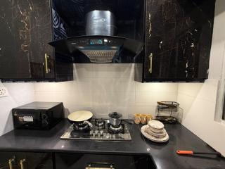 Cozy apartment, luxury amenities! - Rawalpindi - 1