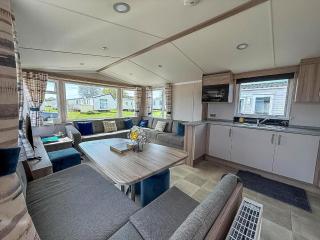 6 Berth Caravan With Decking At Sunnydale Holiday Park Ref 35243Kg - Louth - 1