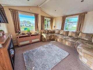 Lovely 6 Berth Caravan With Decking At Sunnydale Holiday Park Ref 35130Sd - Louth - 1