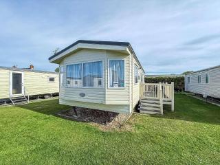 Homely 4 Berth Caravan For Hire In Lincolnshire At Sunnydale, Ref 35122S - Louth - 0