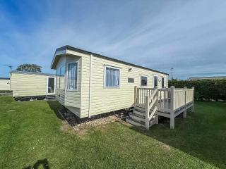 Homely 4 Berth Caravan For Hire In Lincolnshire At Sunnydale, Ref 35122S - Louth - 7