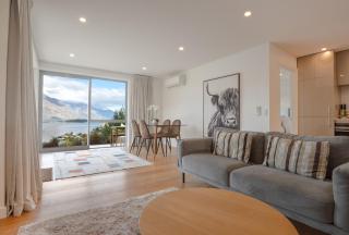 Lake View Apartment Queenstown - 9