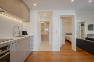 Lake View Apartment Queenstown - 1