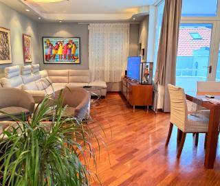 Blue Stella Luxury Apartment - 6