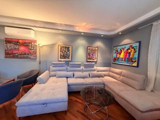 Blue Stella Luxury Apartment - 7