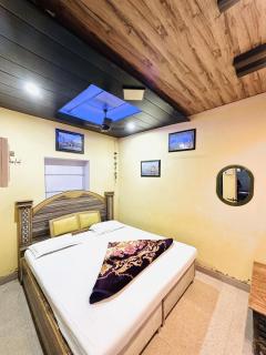 B & B Suraj Hostel - Jāmb - 7