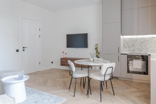 Elegant City Center Apartment - Riga - 8
