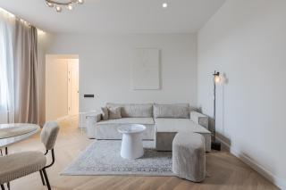 Elegant City Center Apartment - Riga - 9