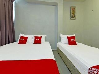 F Hotel - George Town - 3
