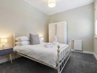 Stunning Modern Eco Property in York with Parking Pass the Keys - York - 9