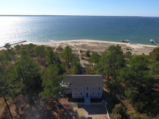 Huge Private Beach, 4 Bedrooms - White Stone - 0