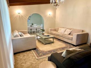 Spacious family home within minutes to the lake - Tuncurry - 9