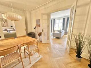 Deluxe 4 Bedrooms 180 m2 Canal View Prime Location - Copenhaga - 3
