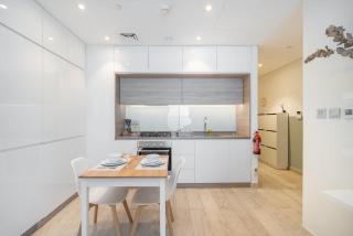 StayShort - Modern 1-Bed with Partial Sea & Marina View - 2