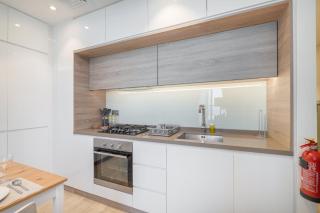 StayShort - Modern 1-Bed with Partial Sea & Marina View - 1