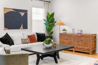 #Marbella Lane - Rejuvenating Single-Family Home - Ontario - 3