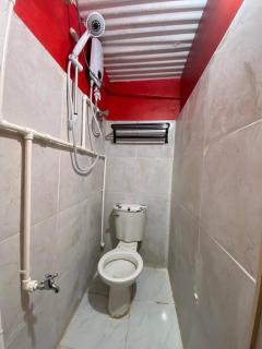 Room in Apartment - Red Room Budget Trancoville Wifi - Baguio - 7