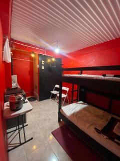 Room in Apartment - Red Room Budget Trancoville Wifi - 9