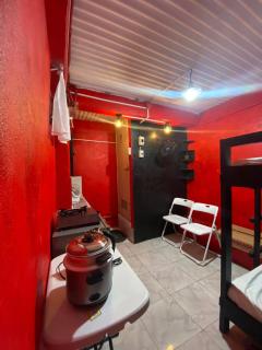 Room in Apartment - Red Room Budget Trancoville Wifi - Baguio - 4
