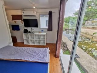 3199 Cafe' Latya & Bed - - 5