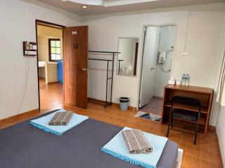 Tommy Apartment - main road - 8