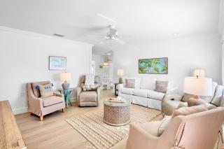 Pink Palm Bungalow - 2