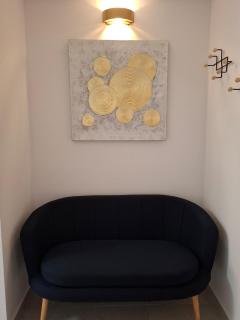 Cozy Central Apartment - 2