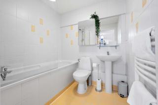 Central Sleeps 6 Apartment City SuperHost - 1