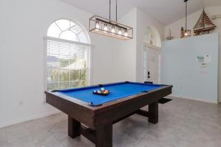 Ultimate Family Escape Near Disney - Sparkling Pool, Hot Tub & Epic Private Movie Room - Davenport - 6