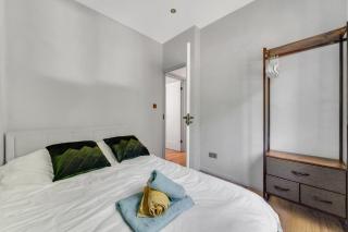 2BR Home, FREE Parking, Sleeps 7 - Easy Access to Central London & Heathrow - Hanwell - 6