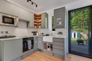 2BR Home, FREE Parking, Sleeps 7 - Easy Access to Central London & Heathrow - Hanwell - 7