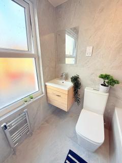 Tooting Broadway Guest Studios - 1