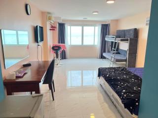 Bangsaen Royal Beach room 703 - Ban Laem Thaen - 2