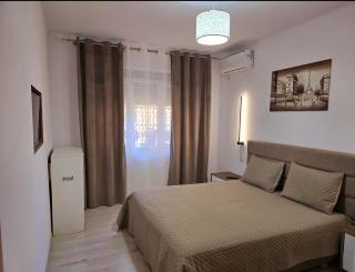 Grace's Centre Apartment - Shkodra - 4
