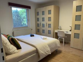 Spotless Family Retreat, Fully Equipped & Central - 8