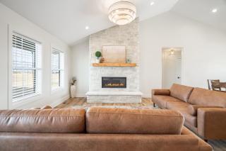 Hidden Treasure Retreat withHot Tub & River Access home - 9