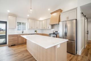 Hidden Treasure Retreat withHot Tub & River Access home - Shelley - 3