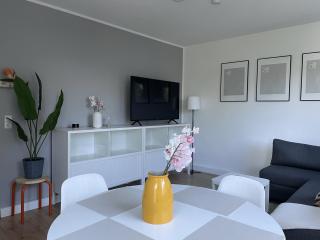 Spotless Family Retreat, Fully Equipped & Central - 6