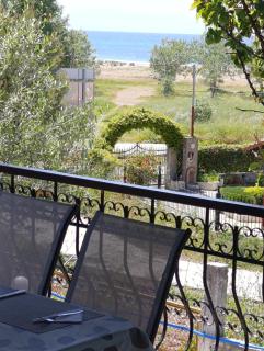 "2steps from the BEACH" - Nea Iraklia - 1