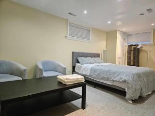 Beautiful Room at Yonge and Sheppard and North York Centre - Toronto - 9