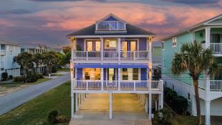 Second Row Beach House with Game Room - Carolina Beach - 0