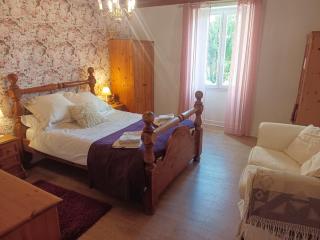 Large 4 bed house available for short stays - Petit-Bersac - 8