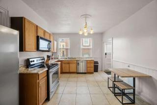 Comfy 4 Bed Northside Home - Near Stadiums - Pittsburgh - 2